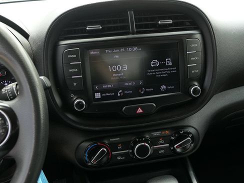 Used 2022 Kia Soul LX w/ Technology Package FWD image 18