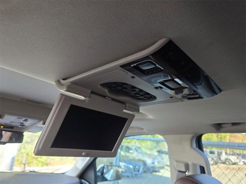 Used 2015 Chevrolet Tahoe LTZ image 11