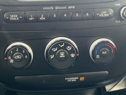 Used 2015 Kia Soul image 17