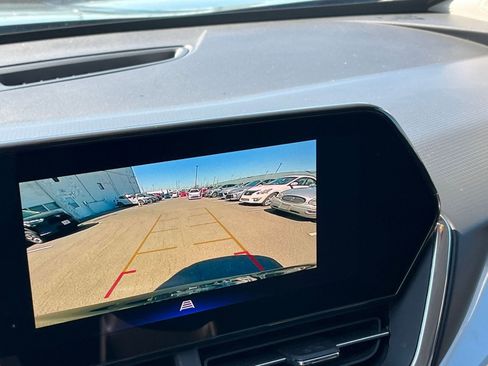 Used 2025 Chevrolet Trax LT image 23