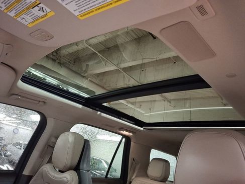 Used 2022 Lincoln Navigator Reserve image 9