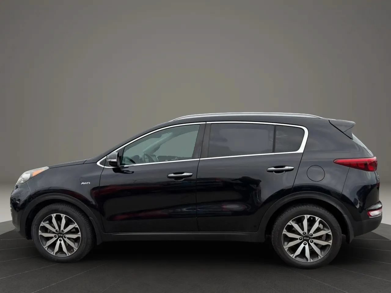 Used 2017 Kia Sportage EX w/ EX Technology Package AWD/4WD image 7