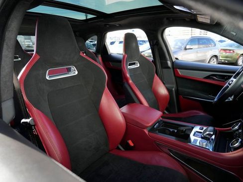 Used 2022 Jaguar F-PACE SVR image 22