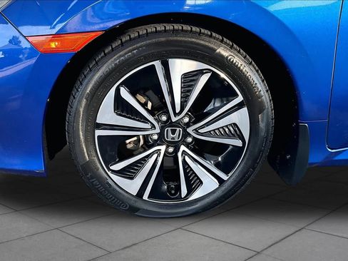 Certified 2018 Honda Civic EX-T image 10