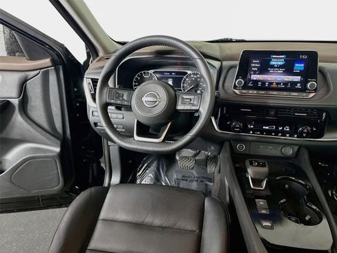 Used 2023 Nissan Rogue SV w/ SV Premium Package FWD image 24