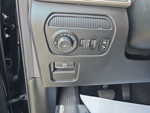 Used 2024 Jeep Wagoneer L Series II w/ Flexible Seating Group image 31