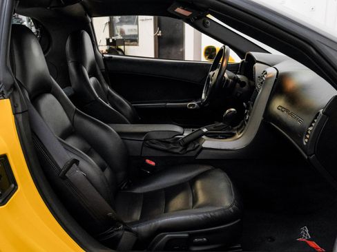 Used 2006 Chevrolet Corvette Coupe w/ Preferred Equipment Group image 30