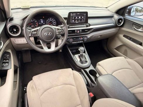 Used 2019 Kia Forte LXS FWD image 8