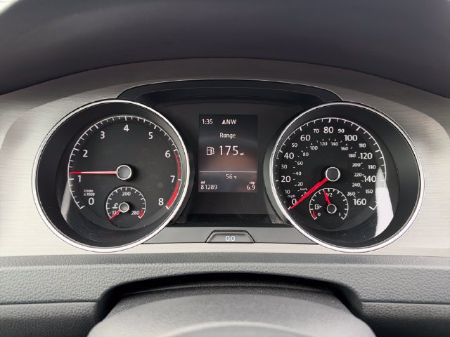 Used 2015 Volkswagen Golf Launch Edition FWD image 14