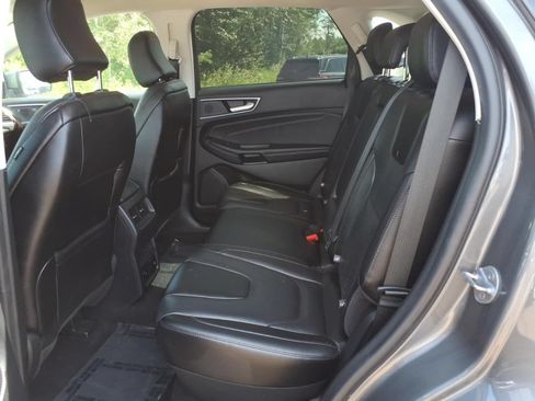 Used 2022 Ford Edge Titanium AWD/4WD image 12