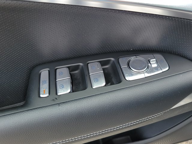 Certified 2026 Genesis G70 2.5T Prestige RWD image 18