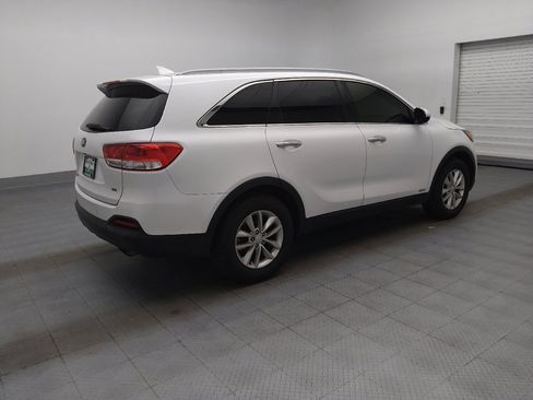 Used 2017 Kia Sorento AWD w/ LX Convenience Package image 10