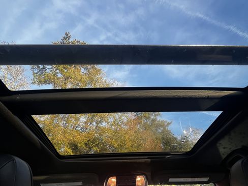 Used 2017 Jeep Grand Cherokee Overland image 37