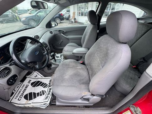 Used 2004 Ford Focus ZX3 Hatchback FWD image 10