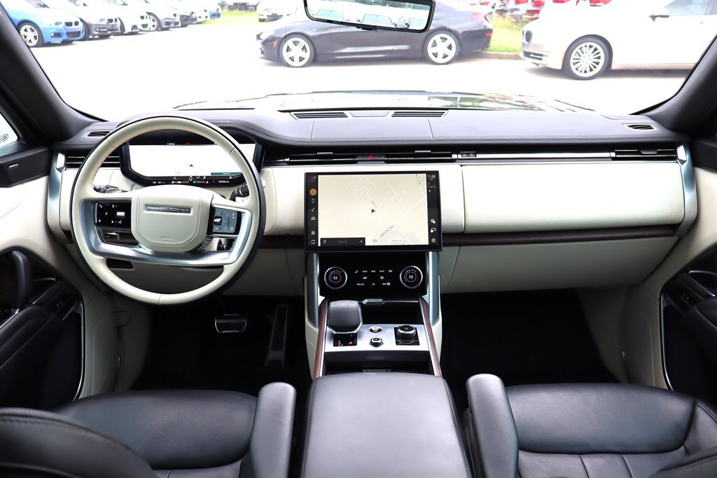 Used 2023 Land Rover Range Rover Long Wheelbase SE AWD/4WD image 19