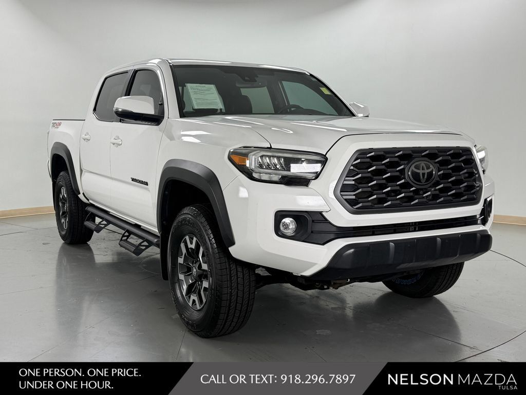 Used 2020 Toyota Tacoma TRD Off-Road w/ TRD Premium Off Road Package AWD/4WD image 4