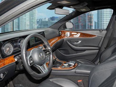 Used 2019 Mercedes-Benz E 300 4MATIC w/ Premium 1 Package image 15