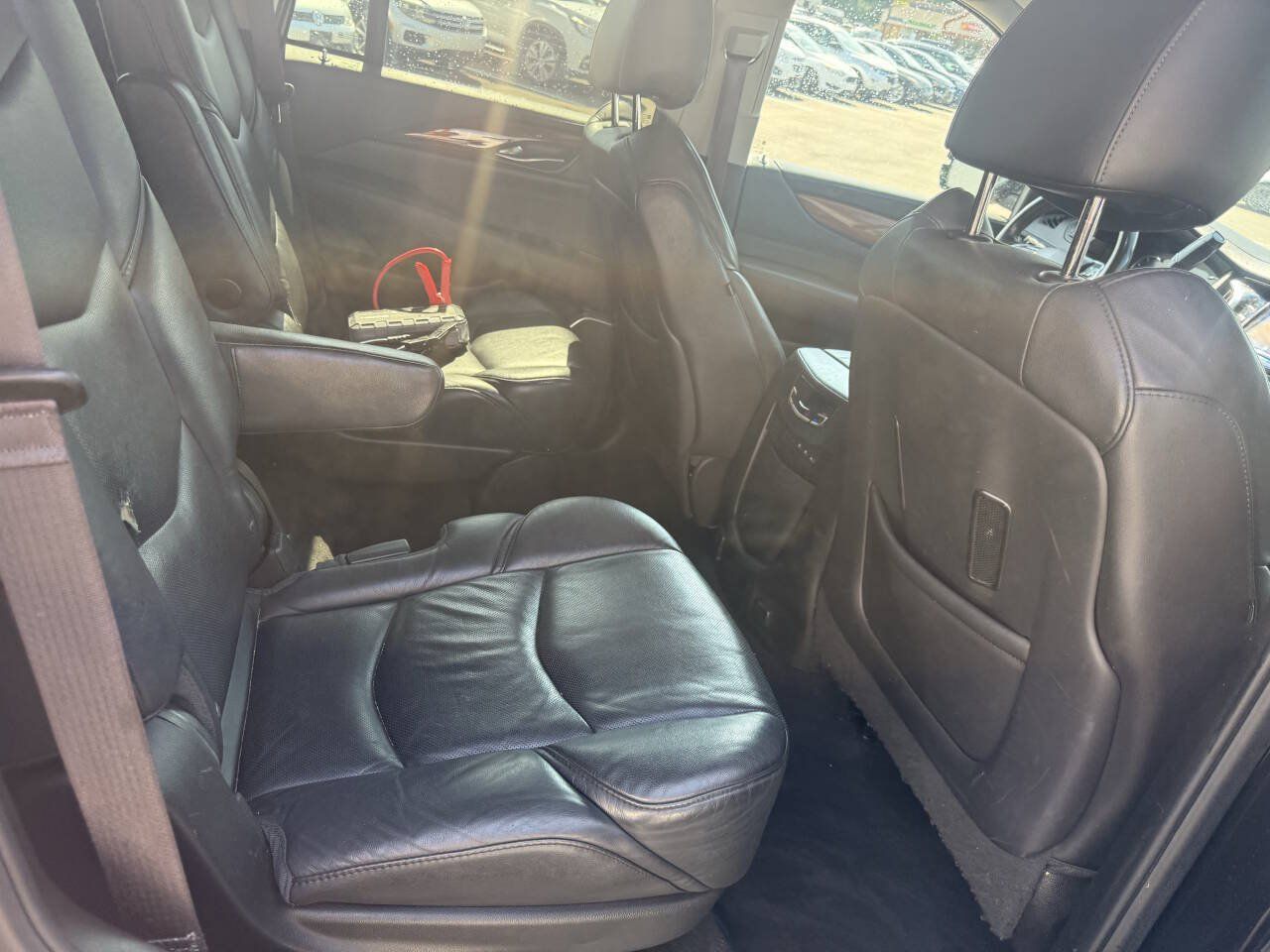 Used 2017 Cadillac Escalade Luxury AWD/4WD image 23