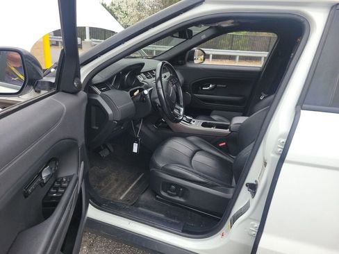 Used 2018 Land Rover Range Rover Evoque SE Premium image 5