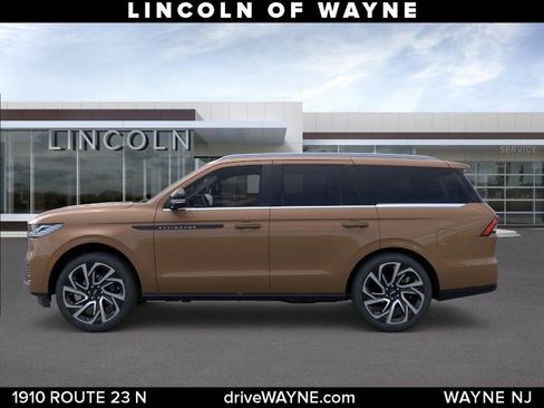 New 2026 Lincoln Navigator Black Label AWD/4WD image 3