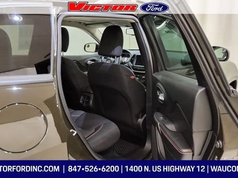 Used 2016 Jeep Cherokee 75th Anniversary image 16