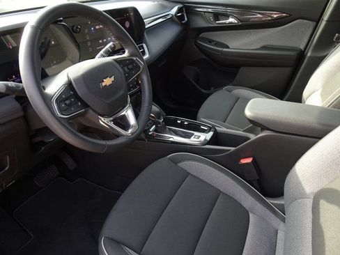 Used 2026 Chevrolet TrailBlazer LT w/ LT Cold Weather Package FWD image 13