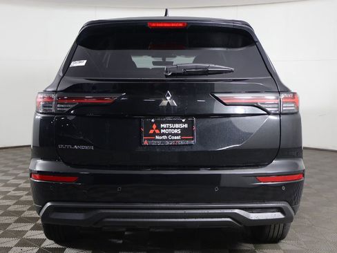 New 2026 Mitsubishi Outlander ES FWD image 11