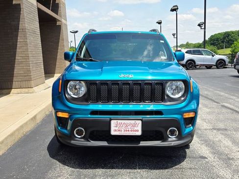 Used 2020 Jeep Renegade Latitude w/ Cold Weather Group FWD image 2