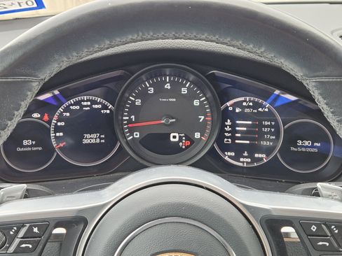 Used 2020 Porsche Cayenne image 24