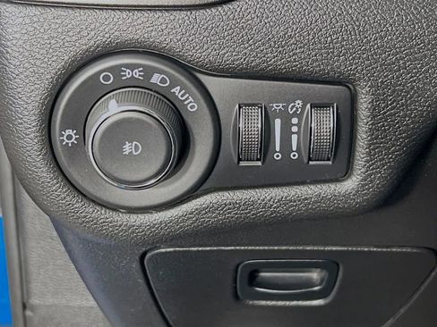 Used 2021 Jeep Cherokee Trailhawk w/ Trailer Tow Group image 11