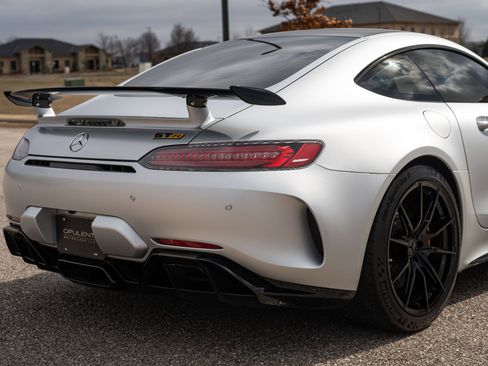 Used 2018 Mercedes-Benz AMG GT R image 16