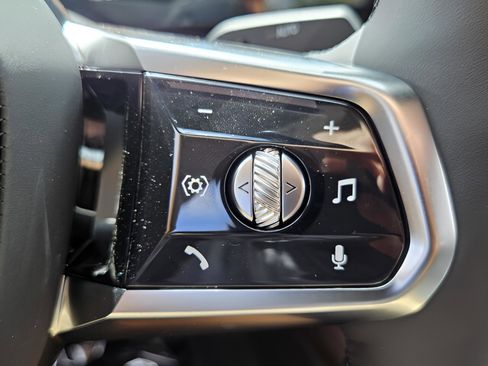 New 2025 BMW i7 xDrive60 image 19