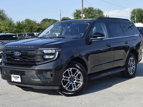 New 2025 Ford Expedition Active image 1