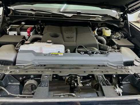 Used 2026 Toyota Tundra SR5 w/ SR5 Convenience Package AWD/4WD image 34