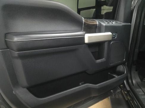 Used 2022 Ford F250 Lariat w/ Tremor Off-Road Package AWD/4WD image 19