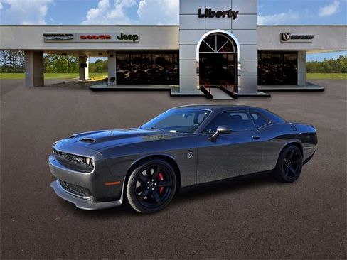 Used 2019 Dodge Challenger SRT Hellcat w/ Plus Package image 2