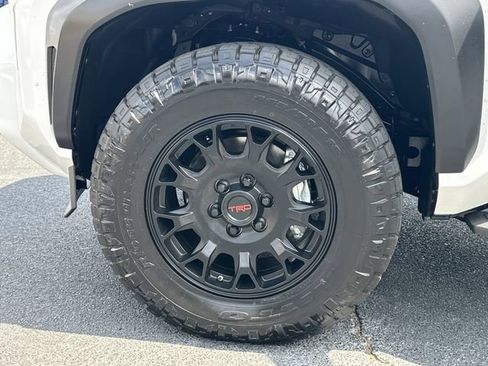 Certified 2025 Toyota 4Runner TRD Off-Road Premium AWD/4WD image 23