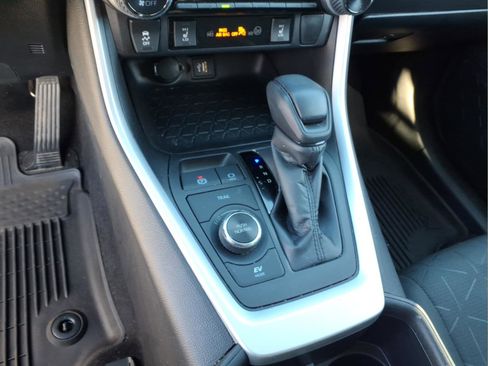 Used 2024 Toyota RAV4 XLE image 24