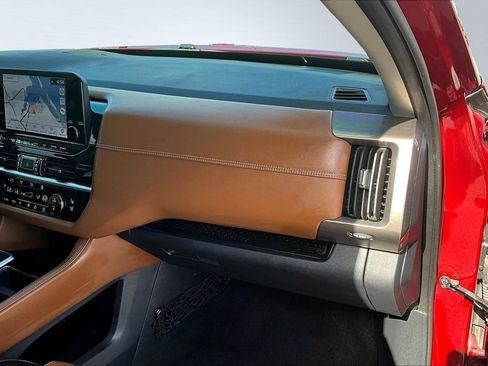 Used 2023 Nissan Pathfinder Platinum image 28