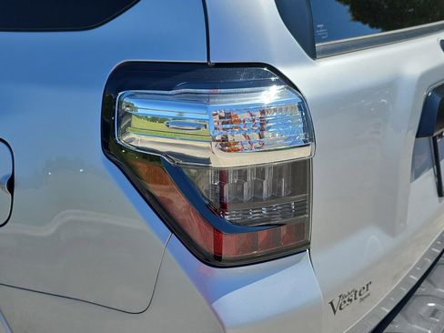 Used 2024 Toyota 4Runner TRD Off-Road image 33