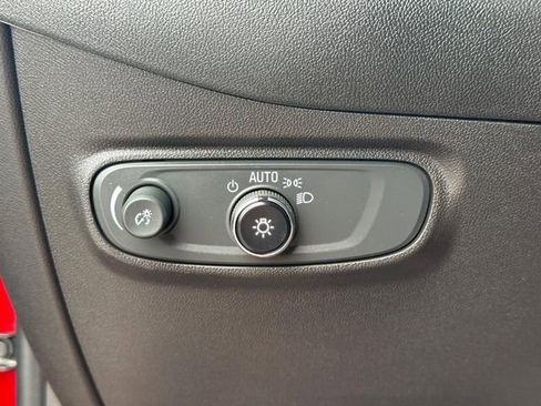 Used 2023 Chevrolet Equinox LT FWD image 22