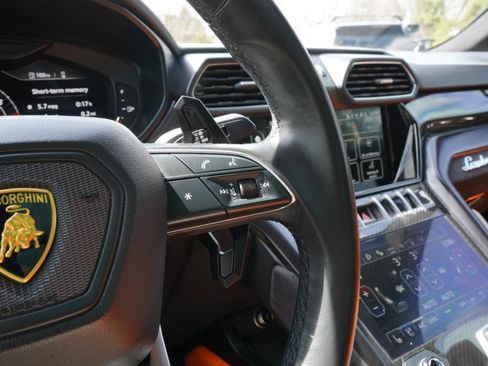 Used 2022 Lamborghini Urus image 30