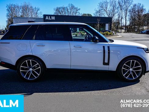 Used 2024 Land Rover Range Rover SE image 8