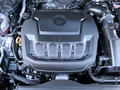 Used 2022 Volkswagen Tiguan SE image 30