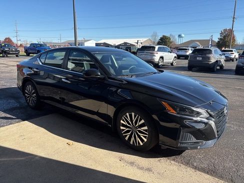 Used 2023 Nissan Altima 2.5 SV image 7
