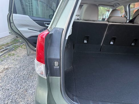 Used 2020 Subaru Forester Limited AWD/4WD image 9