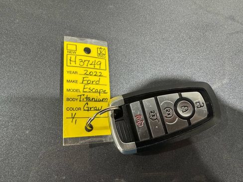 Used 2022 Ford Escape Titanium AWD/4WD image 45