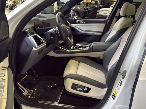 Used 2023 BMW X7 xDrive40i w/ M Sport Package AWD/4WD image 18