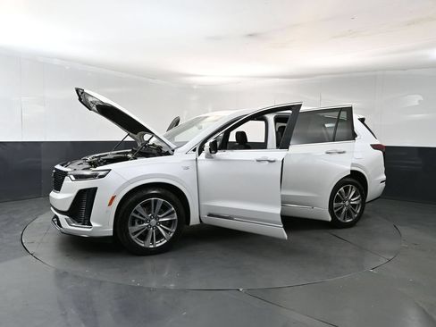 Used 2022 Cadillac XT6 Premium Luxury w/ Platinum Package AWD/4WD image 27