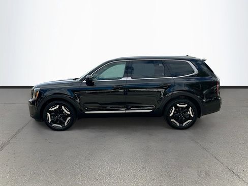 Used 2024 Kia Telluride EX w/ EX Captain's Chair Package image 4
